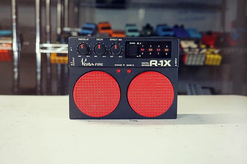 稀少！ベスタファイヤの初期デジタルリバーブ　R-1X Vesta Fire Vesta Fire R-1X Digital Reverb | Reverb Italia