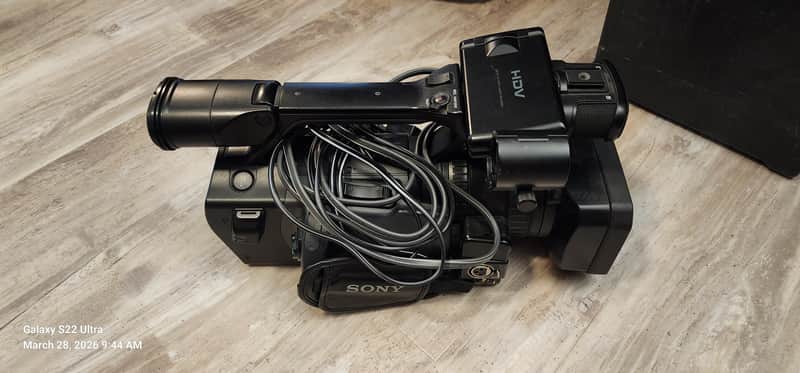 Sony HVR-Z1U Professional HDV Camcorder Kit - Wheeled SKB Case, Remote & Dummy Battery image 1