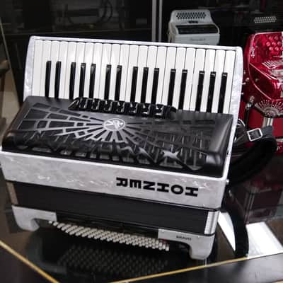 Hohner Bravo III 96 Bass Piano Accordion White Polish image 3