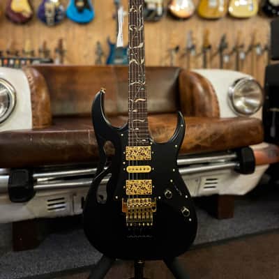 Ibanez Steve Vai "PIA" Signature Edition E-Gitarre 6 String Onyx Black + Case M20RG - 3542 Gramm image 1
