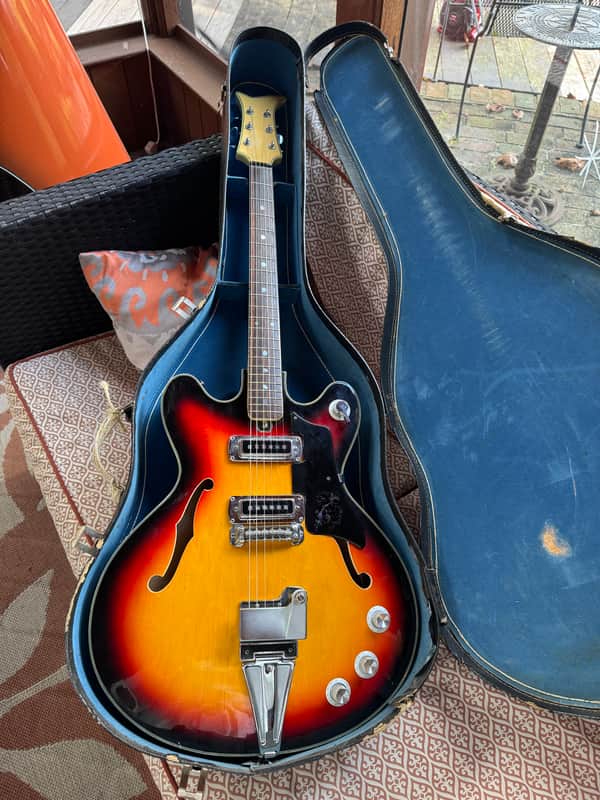 Vintage TEISCO Vegas-66 1967 Hollow Body electric guitar. Nice