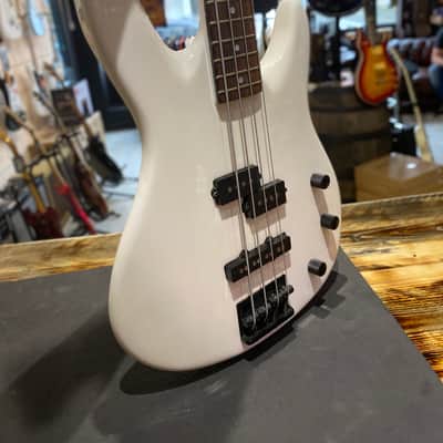 1980's Peavey USA Dyna Bass Neck Thru Design Unity Series White w/Original Case, Tags. COM image 17
