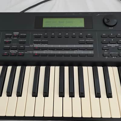 Roland XP-60 61-Key 64-Voice Music Workstation Keyboard 1998 - 2003 - Black image 3