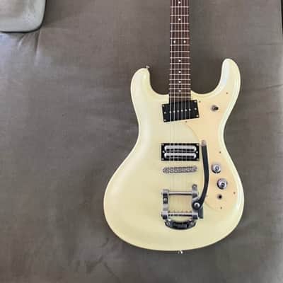 Danelectro The '64 with Bigsby 2010s - Vintage White- Open to all offers image 5