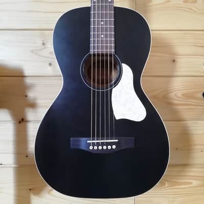 Art & Lutherie Roadhouse Faded Black A/E image 1