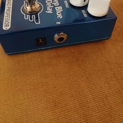 Mad Professor Deep Blue Delay PCB 2013 - Blue image 6