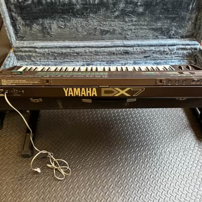 Yamaha DX7 Synth - EXCELLENT - Full SERVICED + hard case image 7