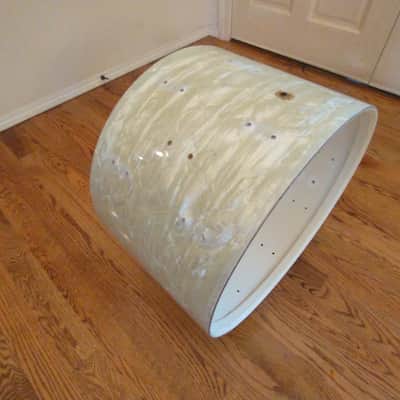 Ludwig Vintage 1967 super classic 22" bass drum shell White Marine Pearl excellent image 3