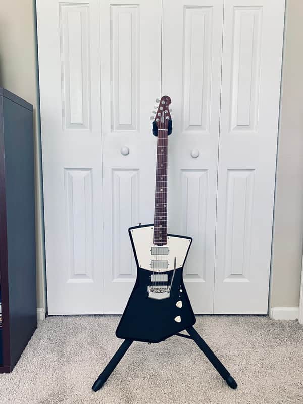 Ernie Ball Music Man St. Vincent Signature 2016 - 2017 – Black – Very Good – OHSC image 1