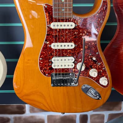 Fender American Deluxe Stratocaster HSS Amber 2006 Electric Guitar image 4