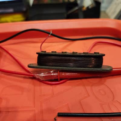 FENDER STRATOCASTER PICKUP 1979 grey bottom, rewound, meter reads 5.37 image 5
