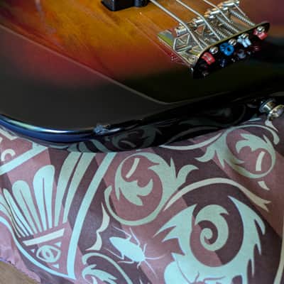 Squier Classic Vibe '60s Jazz Bass Fretless 2019 - Present - 3-Color Sunburst image 4