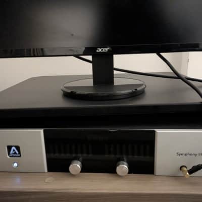 Apogee Symphony I/O Mk I 10 Analog Inputs 14 Analog Outputs 16 Digital Inputs 16 Digital Outputs image 1