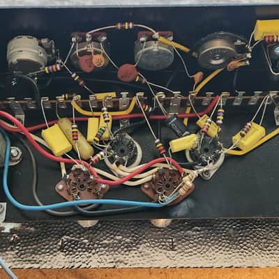 Garnet Lancer 'Stencil' 10P-T Tube Combo w/ Tremolo 1960s Canada image 10