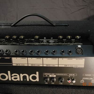 Roland KC-550 W/ Flight case image 7