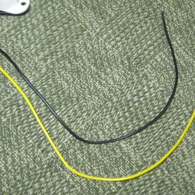 very near A+ (rarely used) genuine Fender Tex-Mex Stratocaster Bridge Single Coil Pickup, 7.4k full strength, White Cover (p/n # 50659000) +screws & rubber bushings, Alnico 5 magnets, staggered pole pieces, Polysol magnet wire, vinyl output wires image 24