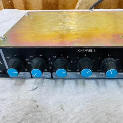 Furman Model LC-6 Stereo Compressor Gate 1U space - tested & working image 2