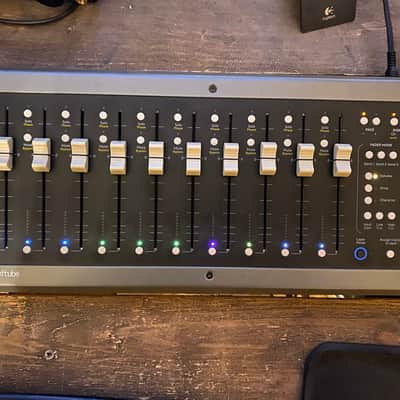 Softube Console 1 MK2 mixing system image 4