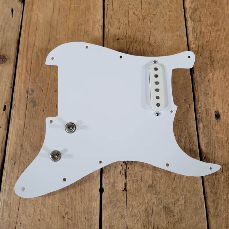 Fender Loaded Stratocaster Pickguard 1997 One Cloth Wired Reissue Pickup - White image 1