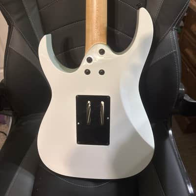 Ibanez RG450DXB-WH Standard 2013 - 2014 - White image 4