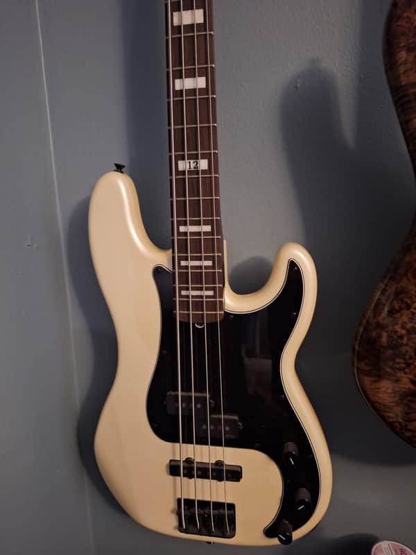 Fender Artist Series Duff McKagan Deluxe Precision Bass with Rosewood Fretboard 2019 - Present - White Pearl image 1