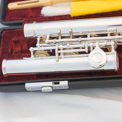 Yamaha YFL-461 All Silver Intermediate Flute Open-hole C-foot *Made in Japan *Overhauled New Pads image 11