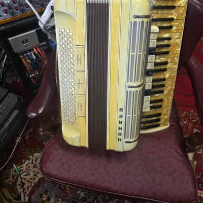 Hohner Morino IV M Piano Accordion w Straps and Case Needs TLC image 4