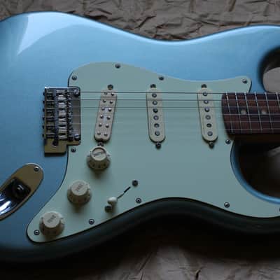 PRO MOD Fender Deluxe Roadhouse Strat w PREAMP Mystic Ice Blue Stratocaster image 6