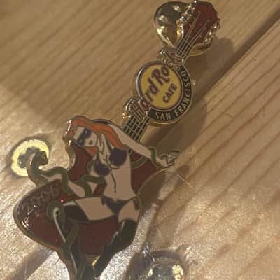2006 Hard Rock Cafe Pin Up Girl Pin image 1