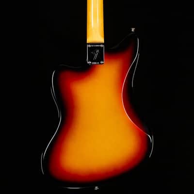 Fender American Vintage II 1966 Jazzmaster, Rosewood Fingerboard, 3-Color Sunburst (488) image 4