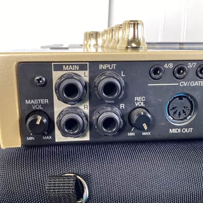 Akai MPC One Standalone MIDI Sequencer Gold Edition image 5