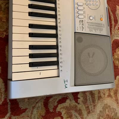 Yamaha YPT-300 Electric Portable Keyboard / Digital Piano - 61-Key Semi-Weighted image 4