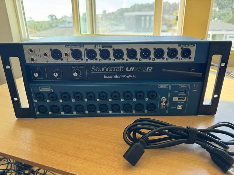 Soundcraft Ui24R 24-Channel Digital Mixer/USB Recorder with Wireless Control Blue image 1