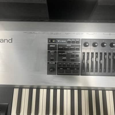 Roland Fantom-G8 88-Key Workstation Keyboard w/ Road Case image 2