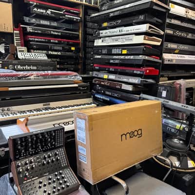 Moog Messenger 32-Key Monophonic Synthesizer 2025 in box //ARMENS// image 1