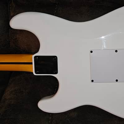 Partscaster Stratocaster Tom Delonge Inspired - White image 10