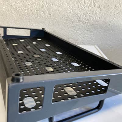 Temple Audio SOLO 18 GM Pedalboard - Gunmetal image 3