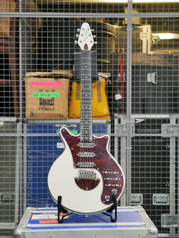 Burns Brian May Signature Owned By Two Door Cinema Club image 1