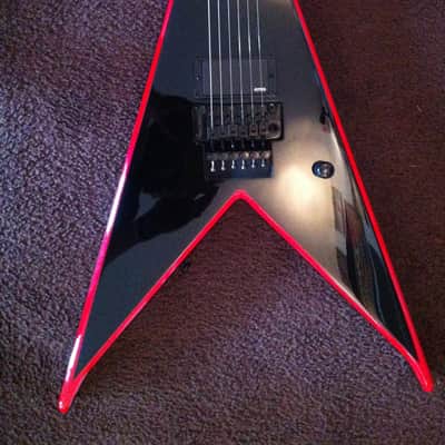 BC Rich JR V ICON EMG 81 RED BEVEL Electric Guitar 24 FRET Tremolo NEW + STRINGS image 2