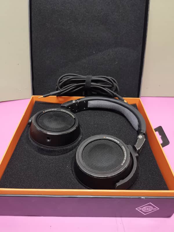 Beyerdynamic M 160 Hypercardioid Double Ribbon Microphone