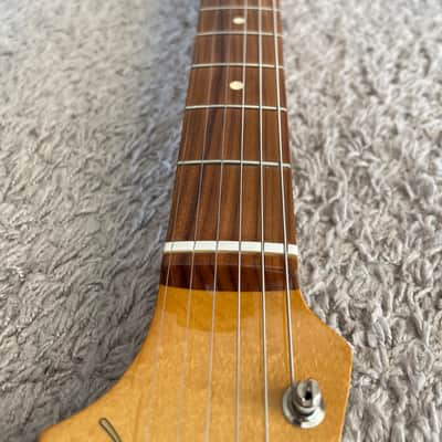 Fender Vintera ‘60s Stratocaster 2021 MIM Sunburst Pau Ferro Fretboard Guitar image 7
