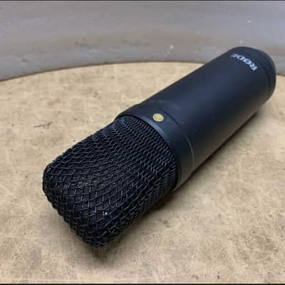 RODE NT- 1 MICROPHONE/ BLACK- MAKE OFFER! image 2