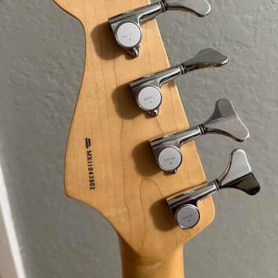 Fender Deluxe Active Jazz Bass V 2004- 2016 - Vintage White image 5