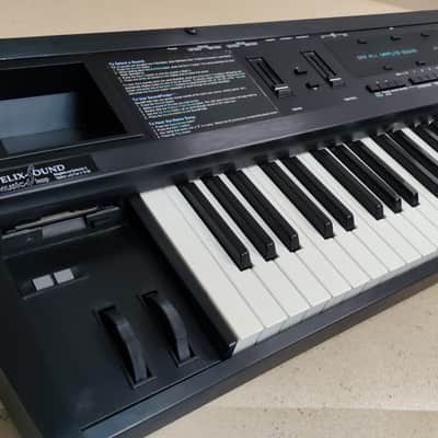 Ensoniq TS-12 Performance / Composition Synthesizer 1993 - 1996 - Black image 2