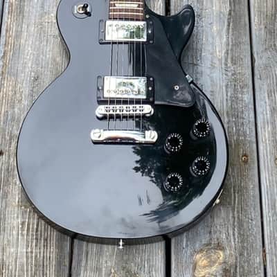 MASTER CERTIFIED: 2001 Gibson Les Paul Studio – Ebony - All Original – Pro Setup – Includes Gibson USA HSC Brown with Pink Lining – $1499 USD | FREE SHIPPING image 5