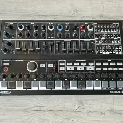 Arturia MiniBrute 2S Noir Edition image 4