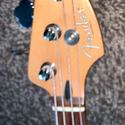 2003 Fender Deluxe Active Jazz Bass electric guitar skb hardshell case image 4