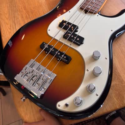 Fender American Ultra Precision Bass with Rosewood Fretboard 2019 - Present - Ultraburst image 5
