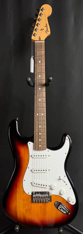 Fender Standard Stratocaster (2025) Electric Guitar 3-Tone Sunburst Finish (157)