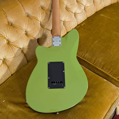 Reverend Jetstream RB with Rosewood Fretboard - Avocado image 13